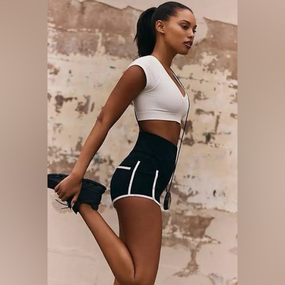 *NWOT* Free People Island Time Shorts - Picture 2 of 6